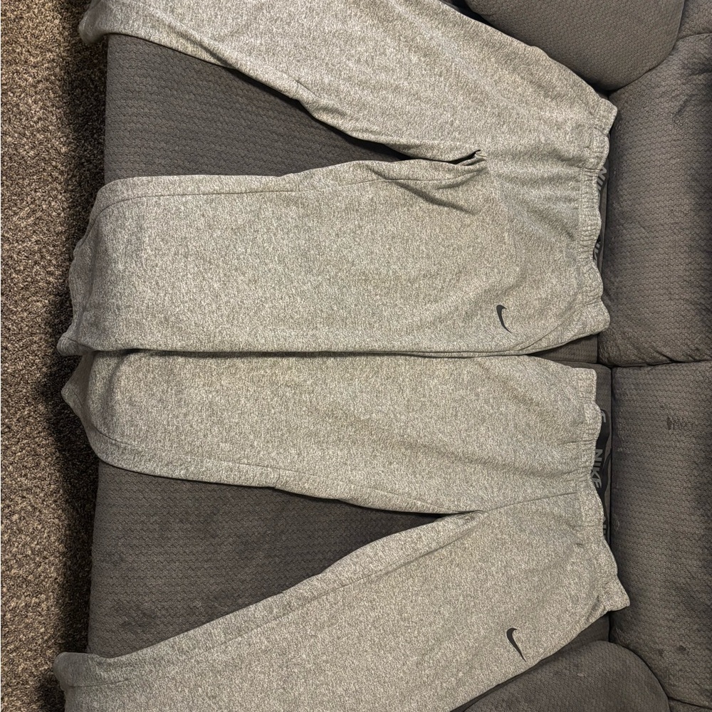 Nike Men's Heather Gray Joggers